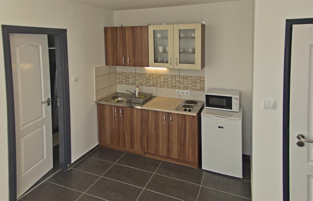 Luca Apartman Sopron Værelse billede